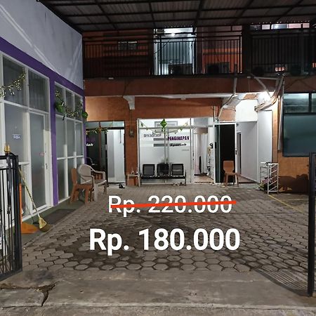 Penginapan Violet Doorz Syariah Banjarbaru Exterior foto